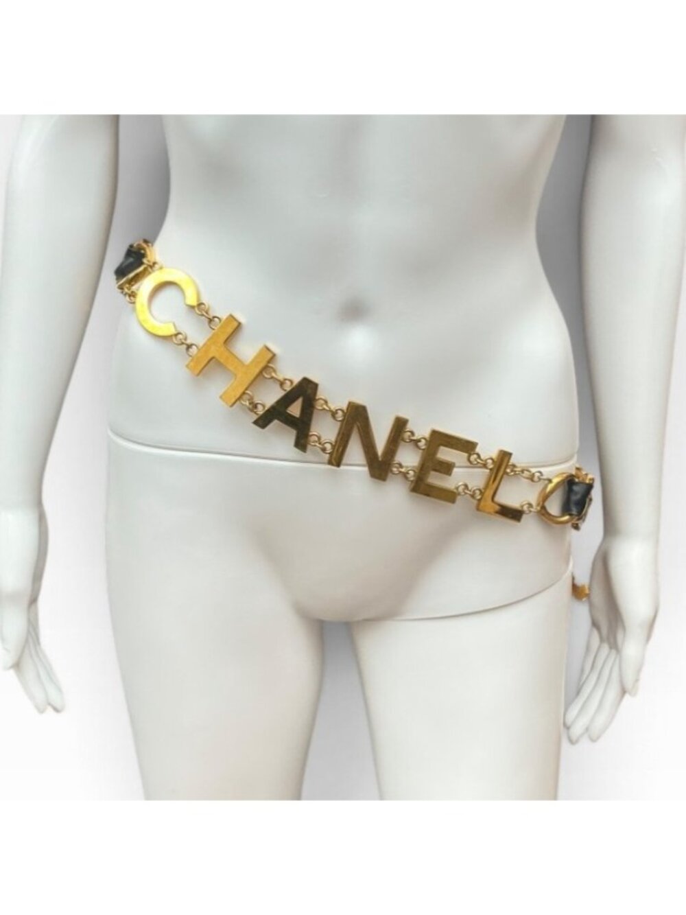 VINTAGE CHANEL 1994 COCO CHANEL CHAIN AND LEATHER  BELT